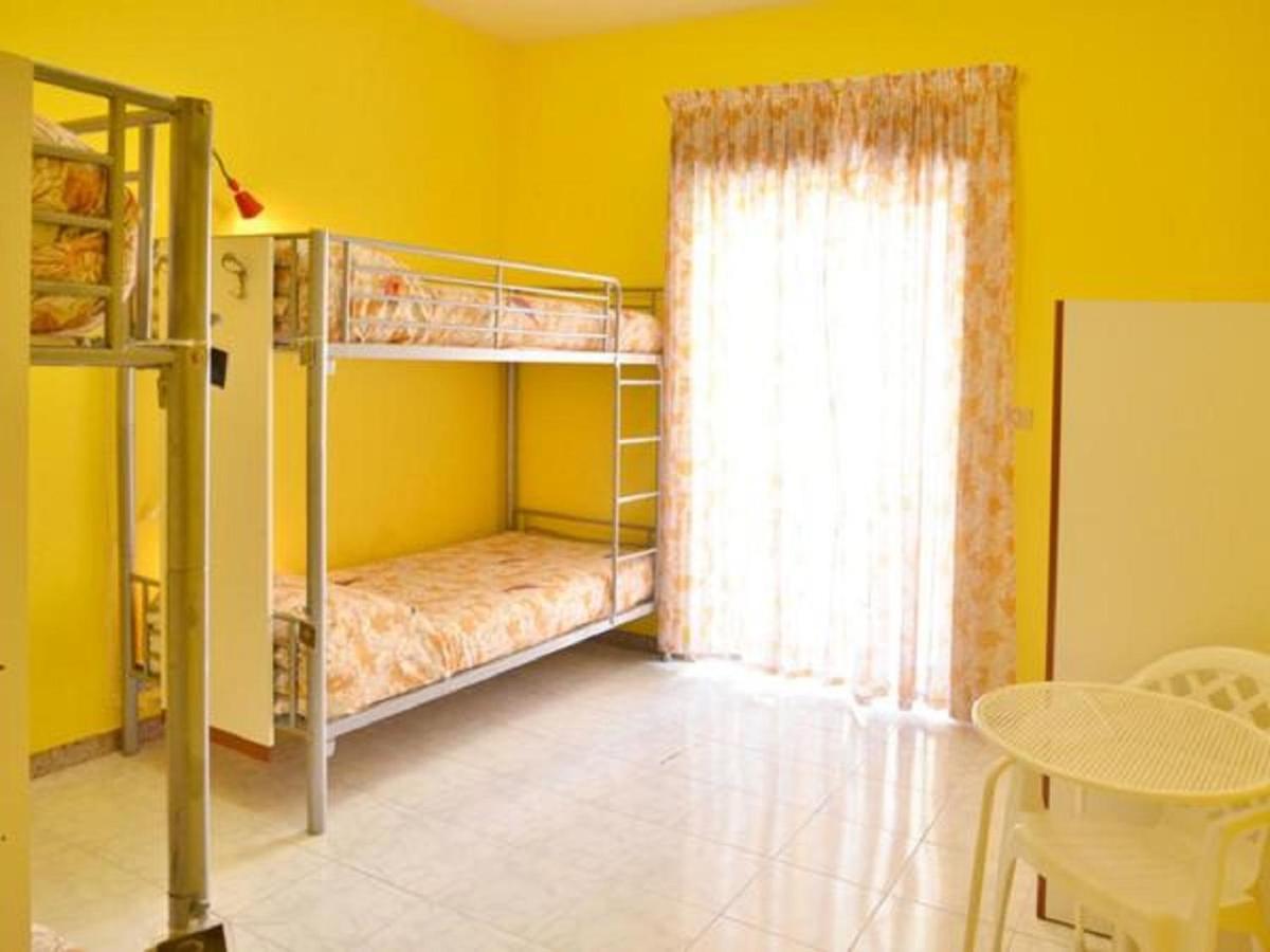 Gianni House Backpackers Hostel Giardini Naxos Εξωτερικό φωτογραφία